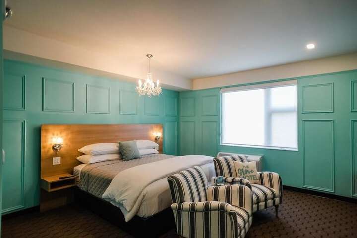 Room 25 of 39