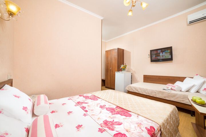 Room 7 of 16