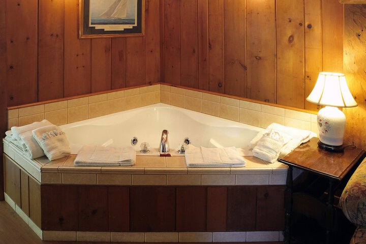 Hot Tub 44 of 56