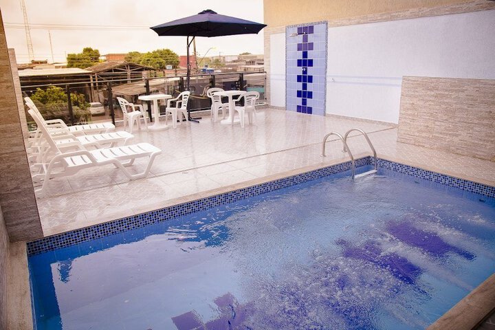Pool 10 of 30