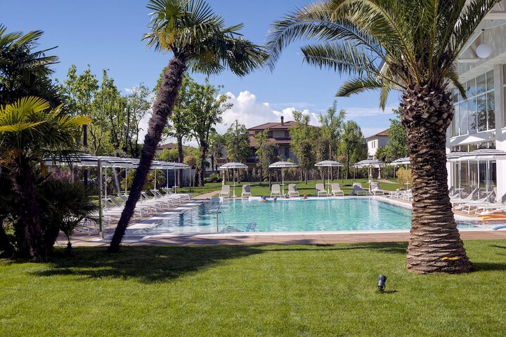 Pools & Facilities