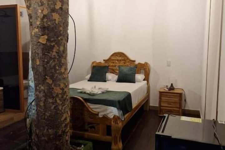 Room 9 of 84