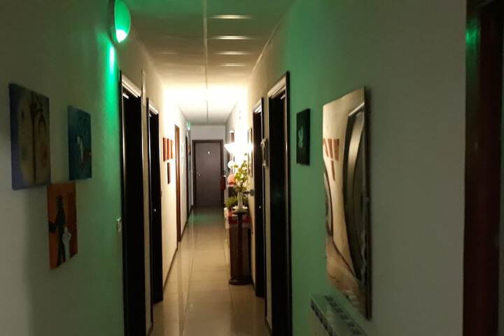 Ballroom/Hall 28 of 34