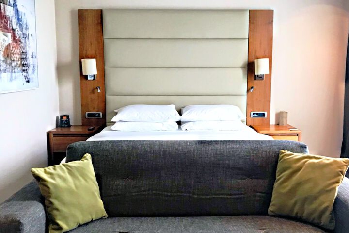 Room 6 of 59