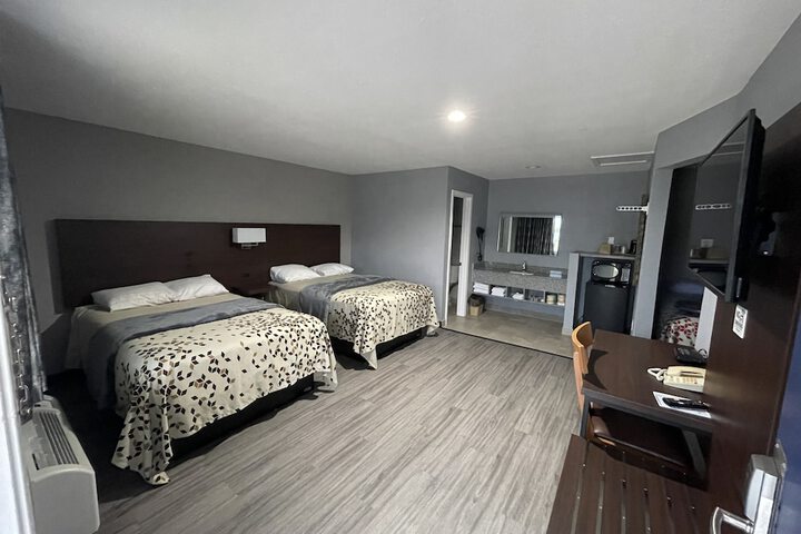 Room 32 of 42