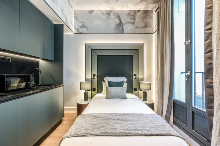 Room 5 of 18