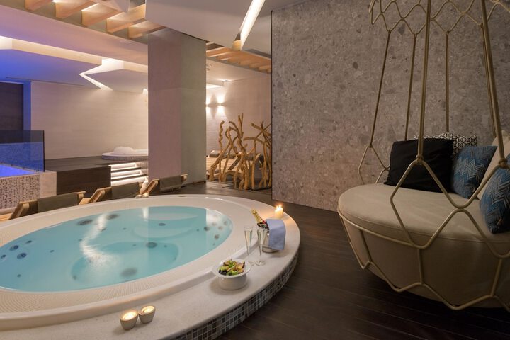 Spa 156 of 295