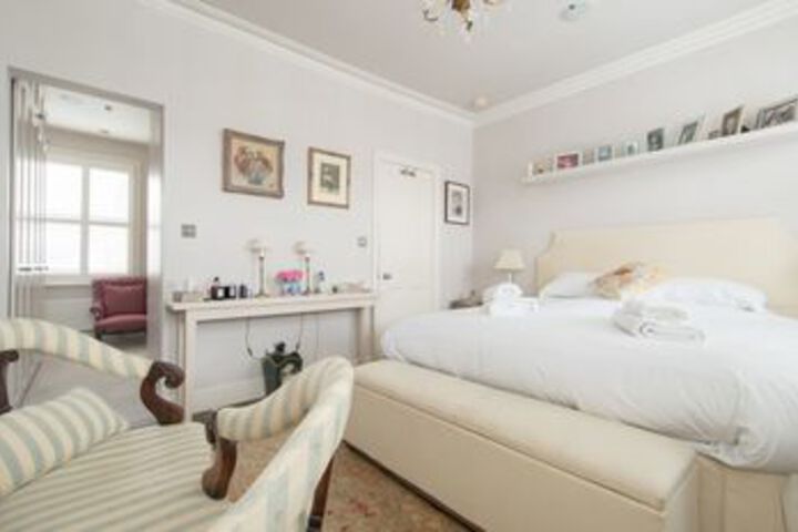 Room 10 of 37