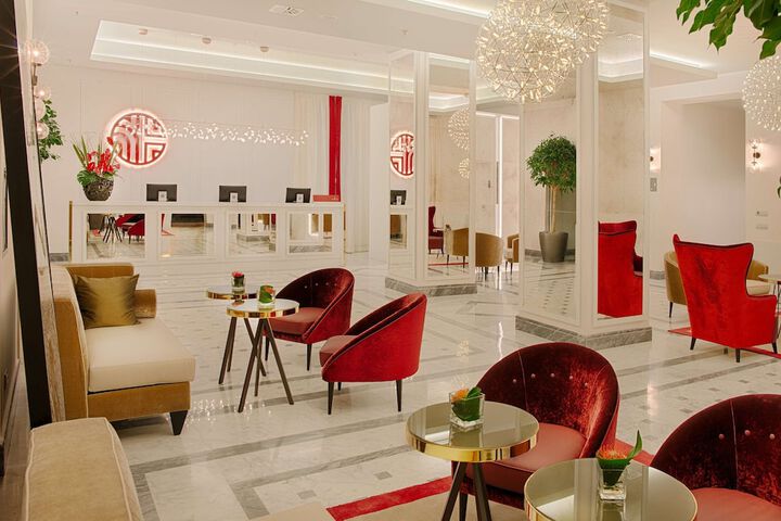 Entrance & Lobby