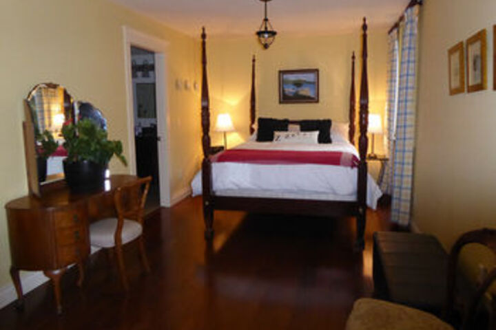 Room 3 of 6