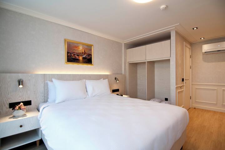 Room 21 of 92