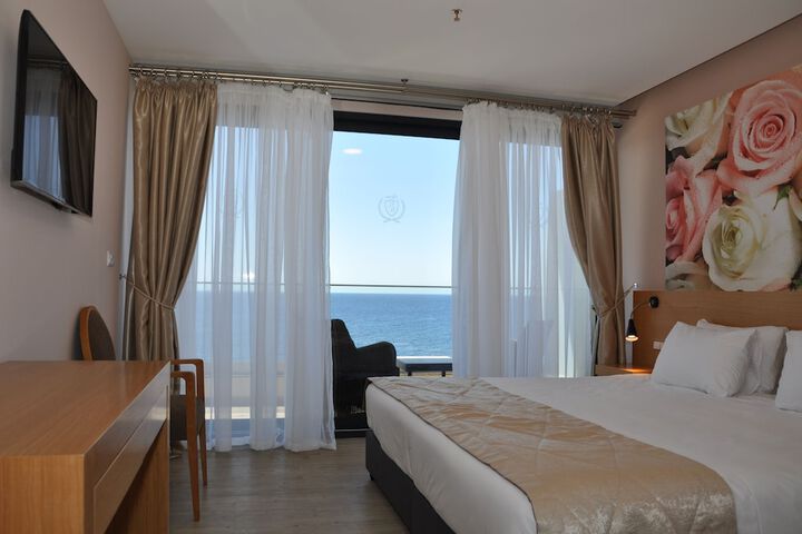 Room 8 of 38