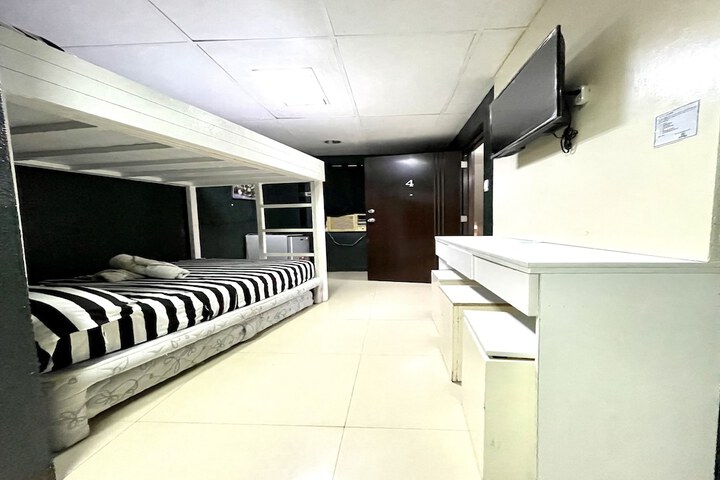 Room 18 of 24