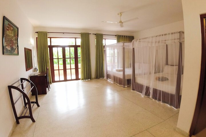 Room 5 of 49