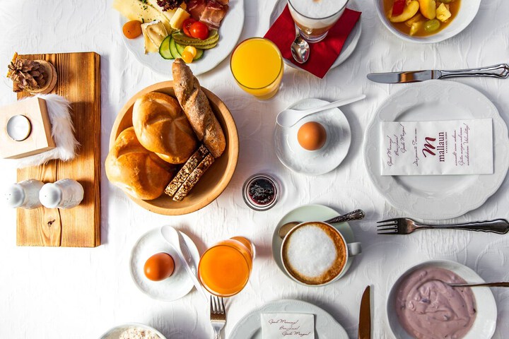 Breakfast/Coffee Service 105 of 131