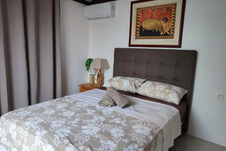 Room 5 of 11
