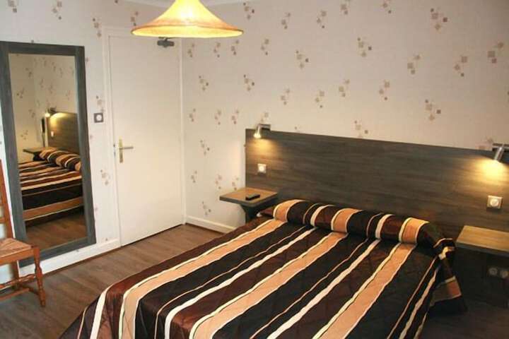 Room 3 of 64