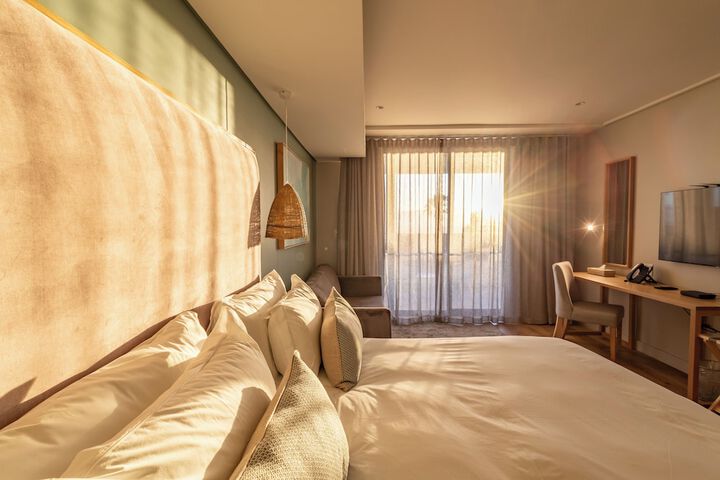 Room 28 of 52