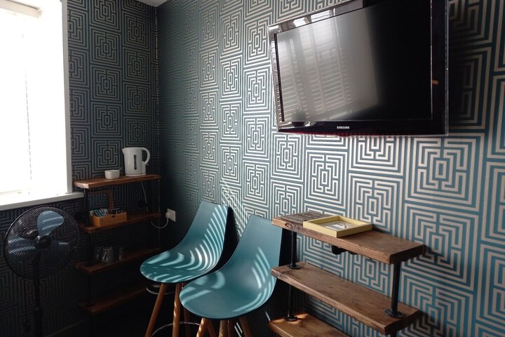 Room 15 of 114