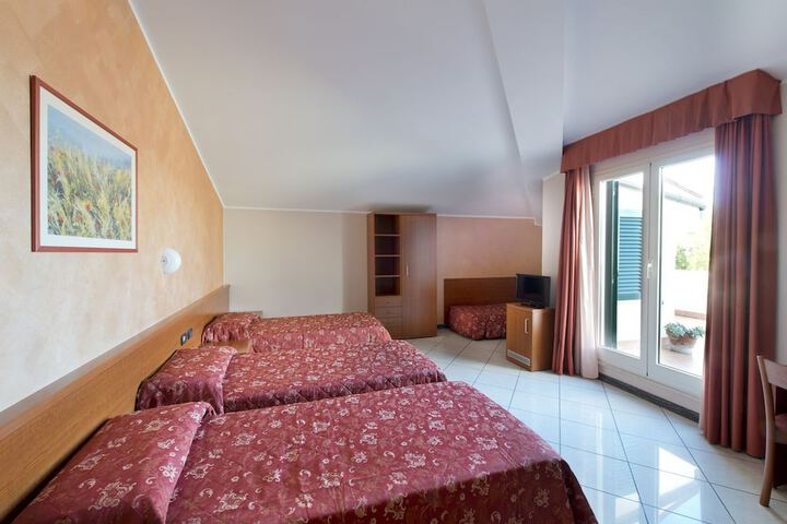 Room 18 of 47
