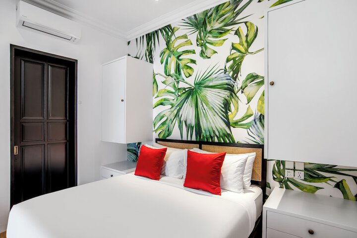 Room 2 of 17