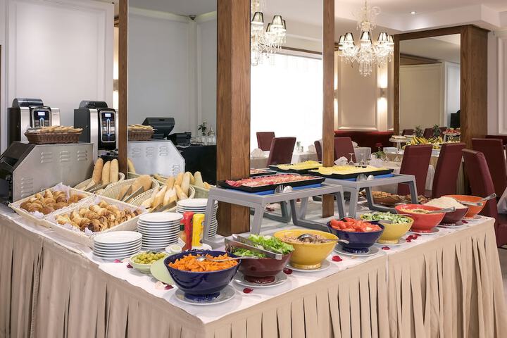 Dining 50 of 78