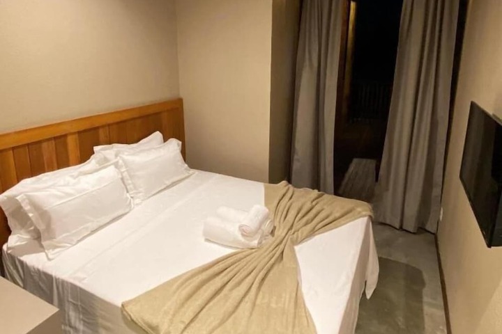 Room 9 of 26