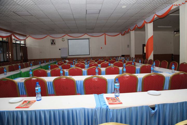 Ballroom/Hall 18 of 26