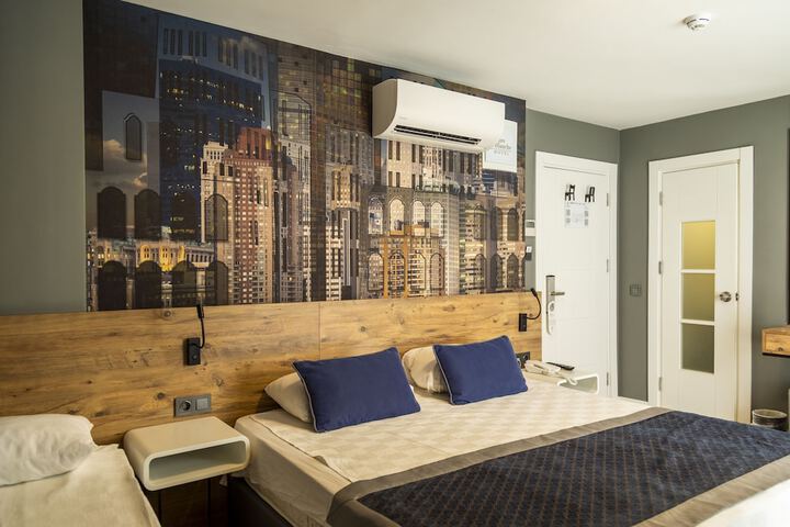 Room 21 of 64