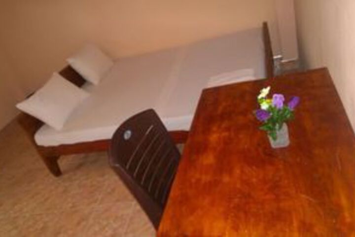 Room 10 of 20