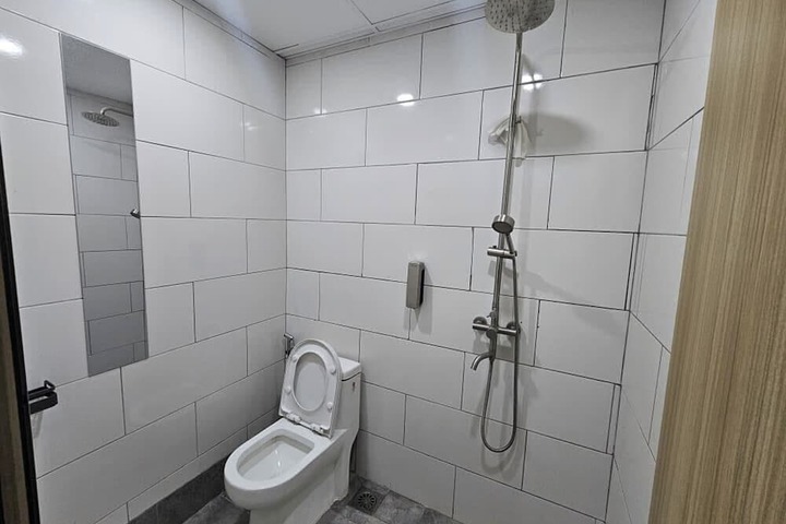 Room 16 of 21