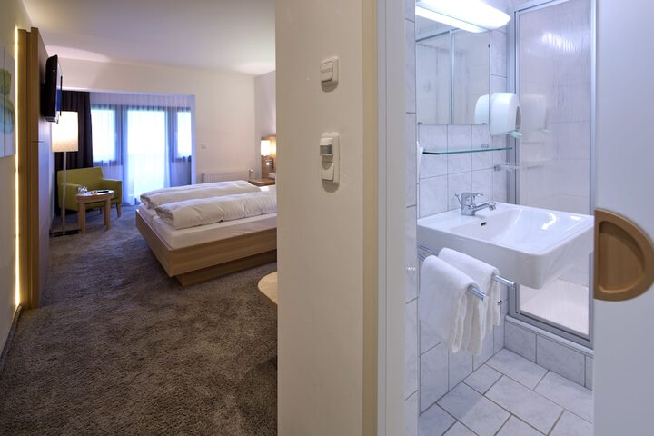 Room 16 of 49