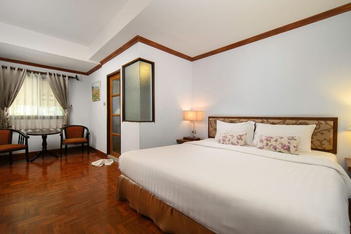 Room 9 of 60