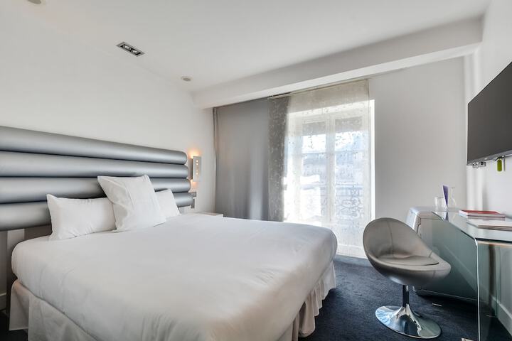 Room 4 of 58