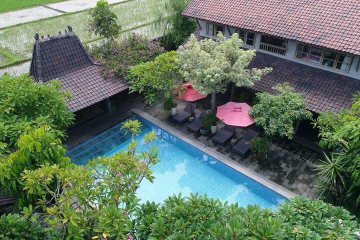 Pool Hotel