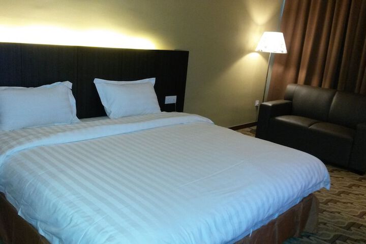 Room 6 of 26