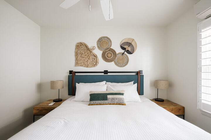 Room 4 of 140