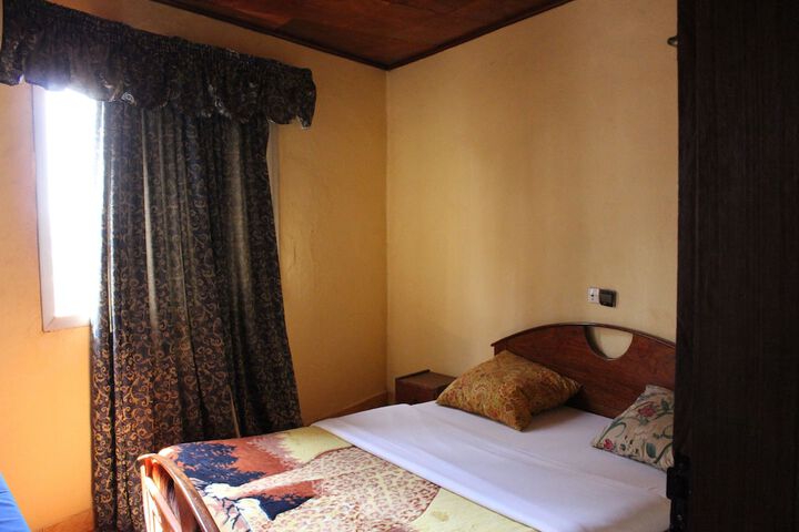 Room 11 of 31