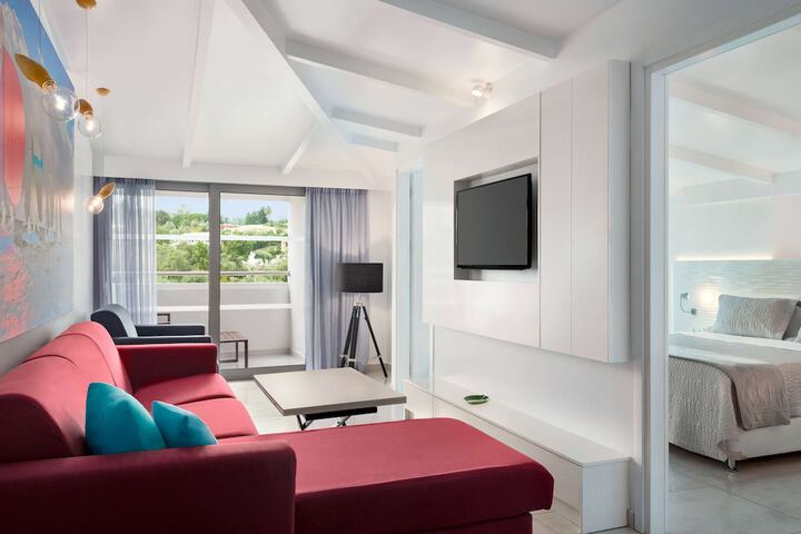 Room 27 of 123
