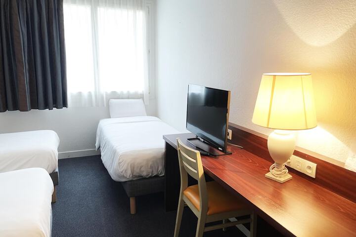 Room 22 of 53