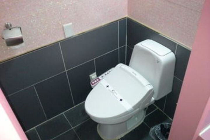 Room 2 of 68