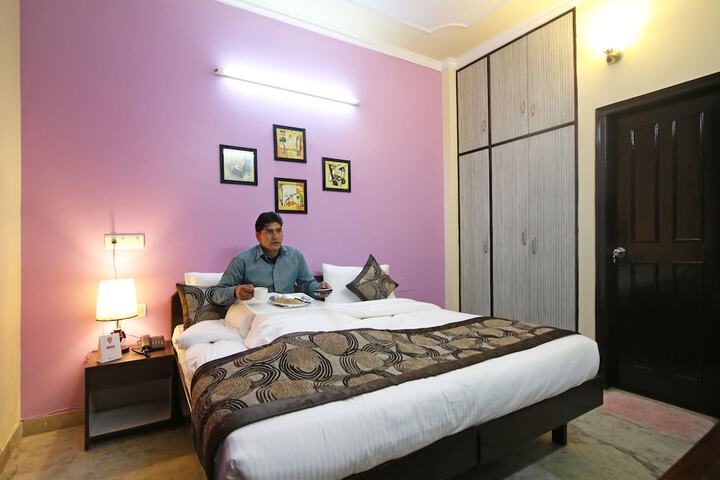 Room 8 of 14
