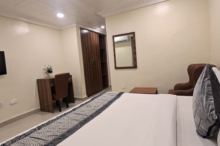 Room 40 of 81