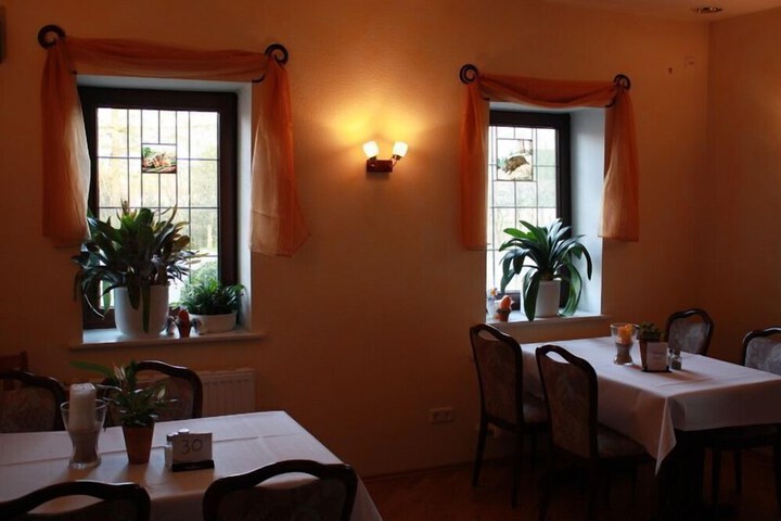 Dining 14 of 27