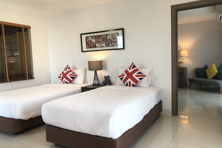 Room 26 of 103