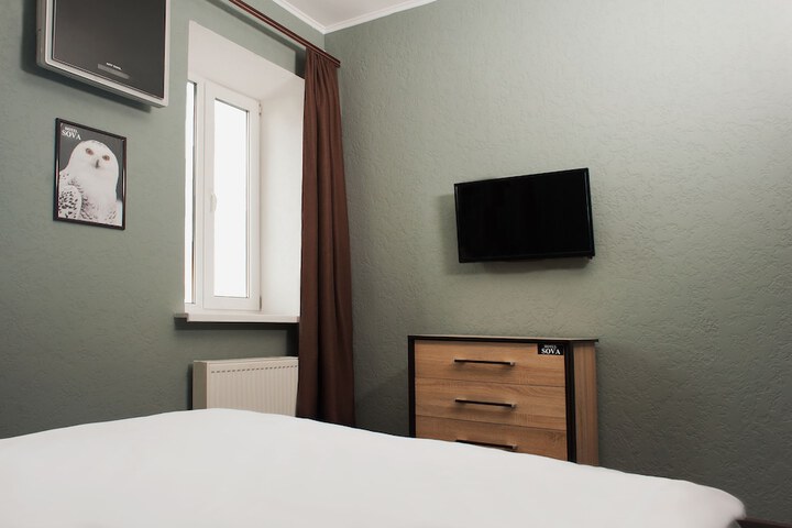 Room 4 of 17