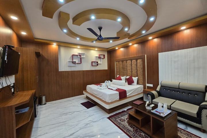 Room 5 of 60
