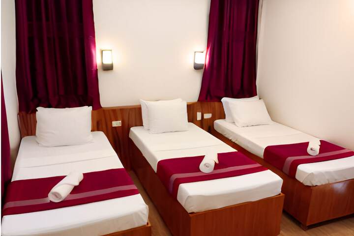 Room 8 of 48