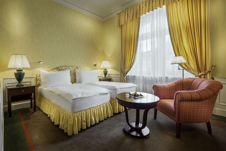 Room 9 of 52