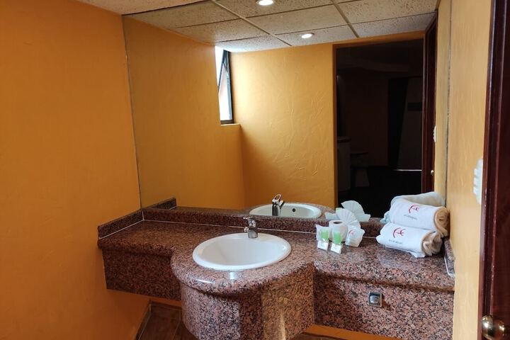 Room 21 of 42